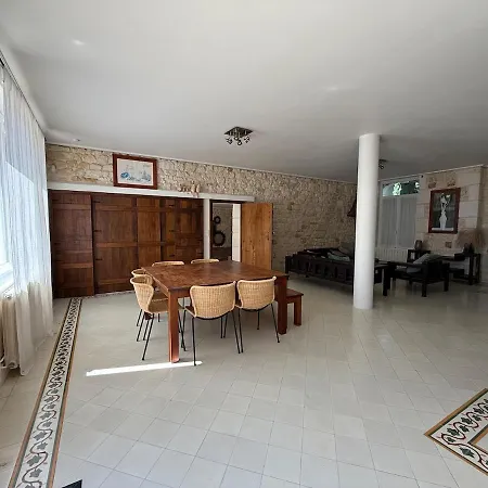 Proche 9 A 11 Pers Villa