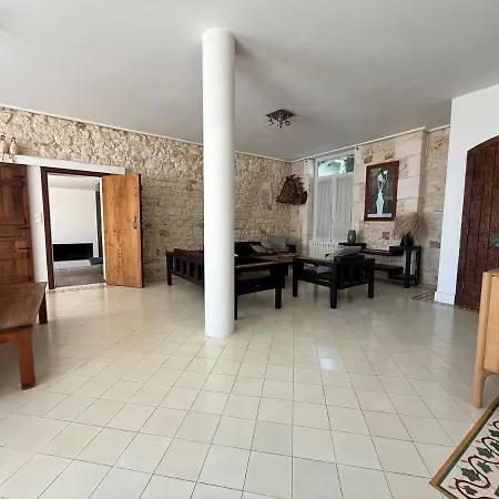 Proche 9 A 11 Pers Villa *